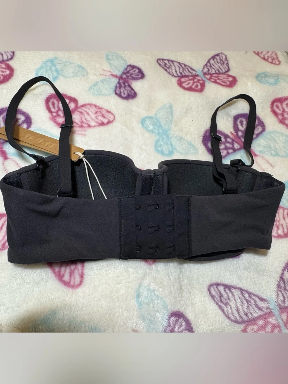 Skims Fits Everybody Strapless Bra - Picture 3 of 5
